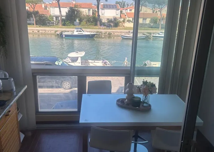 Апартаменты Appt T2 Parking Privee Superbe Vue Canal *